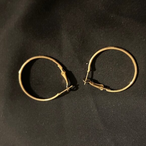 🍋🟩 2 3/4" NEW hoop earrings gold colored tone metal - Picture 1 of 1